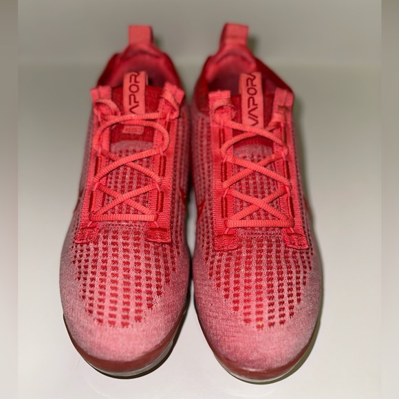 Nike Air Vapormax 2021 Flyknit red women’s size 7.5 - Picture 4 of 15